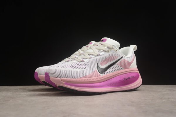 Nike VOMERO 18 - Image 4