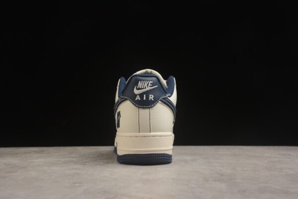 Nike Air Force 1 - Image 3