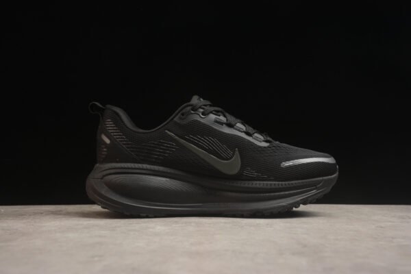 Nike VOMERO 18 - Image 3