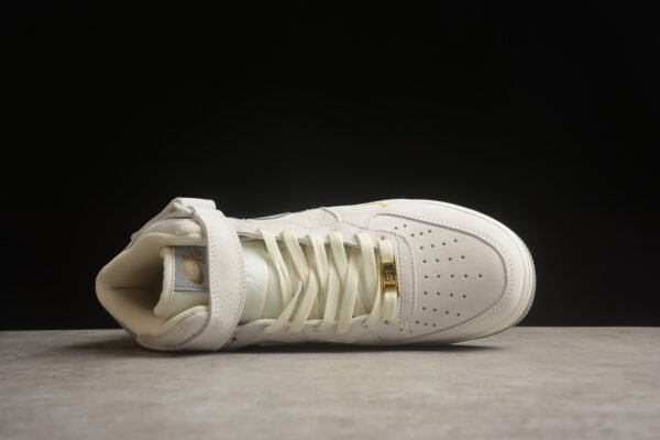 Nike Air Force 1 - Image 4