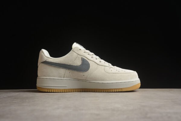 Nike Air Force 1 - Image 2