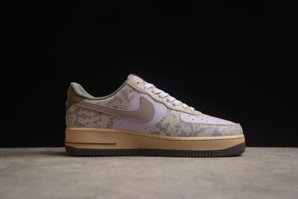 Nike Air Force 1 - Image 2