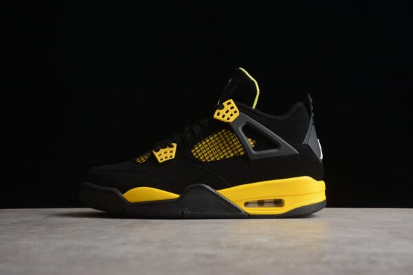 AIR JORDAN RETRO 4