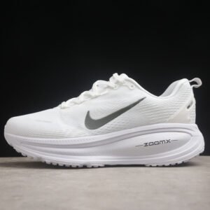 Nike VOMERO 18