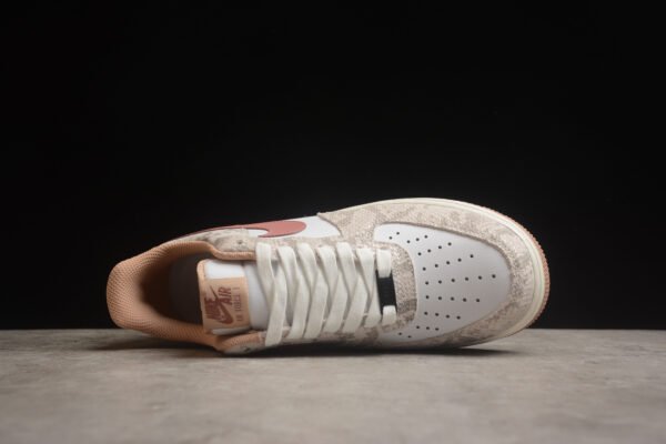 Nike Air Force 1 - Image 4