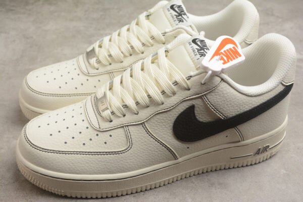 Nike Air Force 1 - Image 4