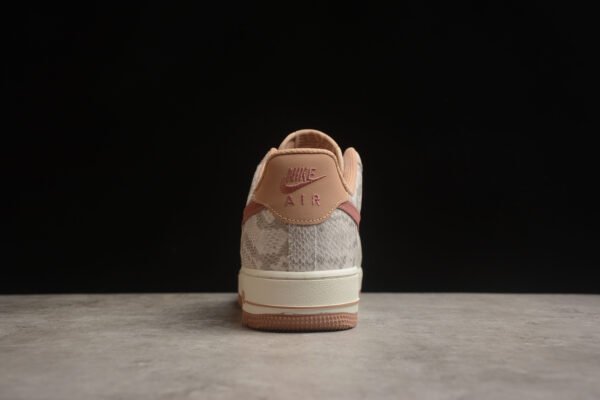 Nike Air Force 1 - Image 3
