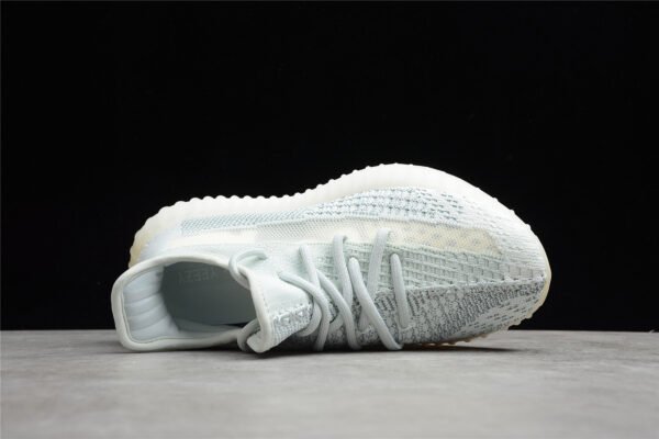 Adidas Yeezy Boost - Image 2