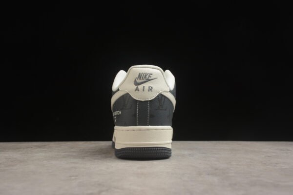 Louis Vuitton X Nike - Image 2