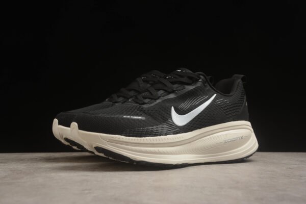 Nike VOMERO 18 - Image 2