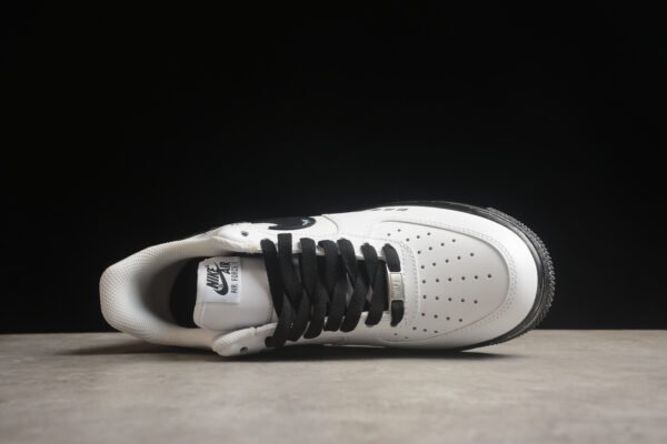 Nike Air Force 1 - Image 4