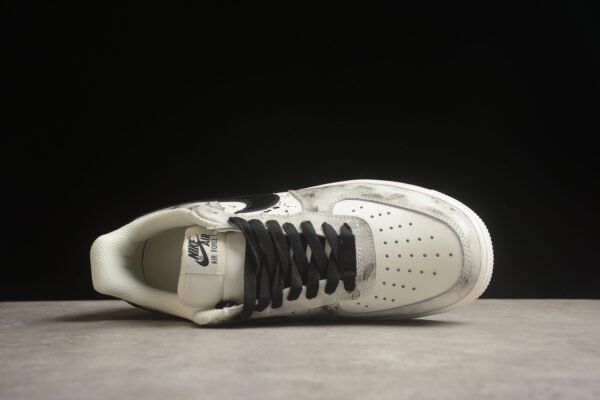 Nike Air Force 1 - Image 5