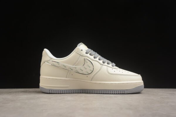 Nike Air Force 1 - Image 2