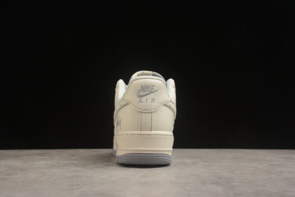 Nike Air Force 1 - Image 4